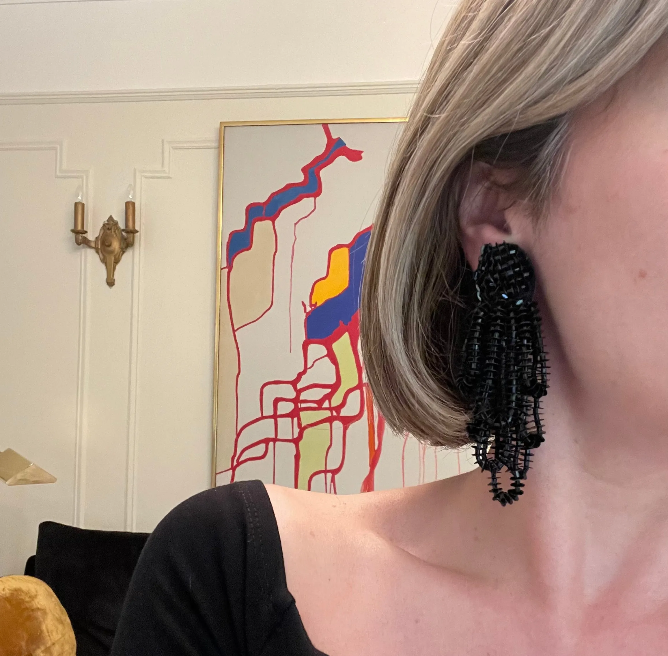 The Cheeky Mistress... and her love of dramatic jewels! These noir drop earrings are truly divine.