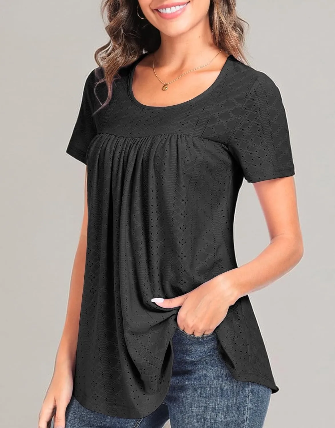 Women's Tunic Tops Loose Fit Short Sleeve Shirts Crew Neck Summer Casual Tops